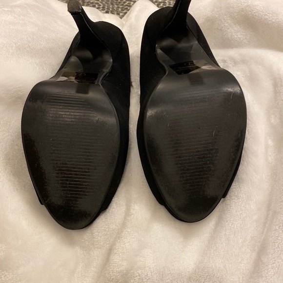 EUC - Journee Collection Louis Black Faux Suede Peep Toe Heels - Picture 5 of 5